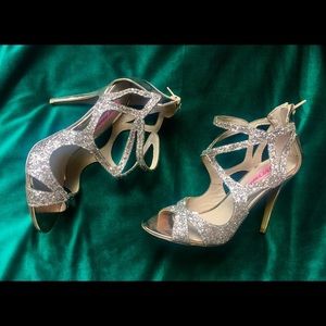 Rose gold Betsey Johnson heels